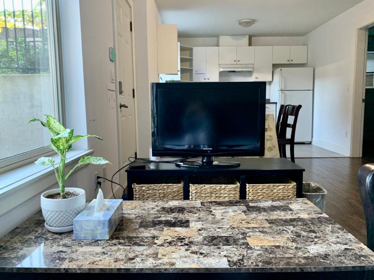 Spacious Burnaby Guest Home المظهر الخارجي الصورة